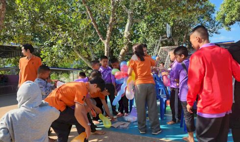 ร่วมทำกิจกรรมสันทนาการที่โรงเรียนตำรวจตระเวนชายแดนตะโกปิดทอง